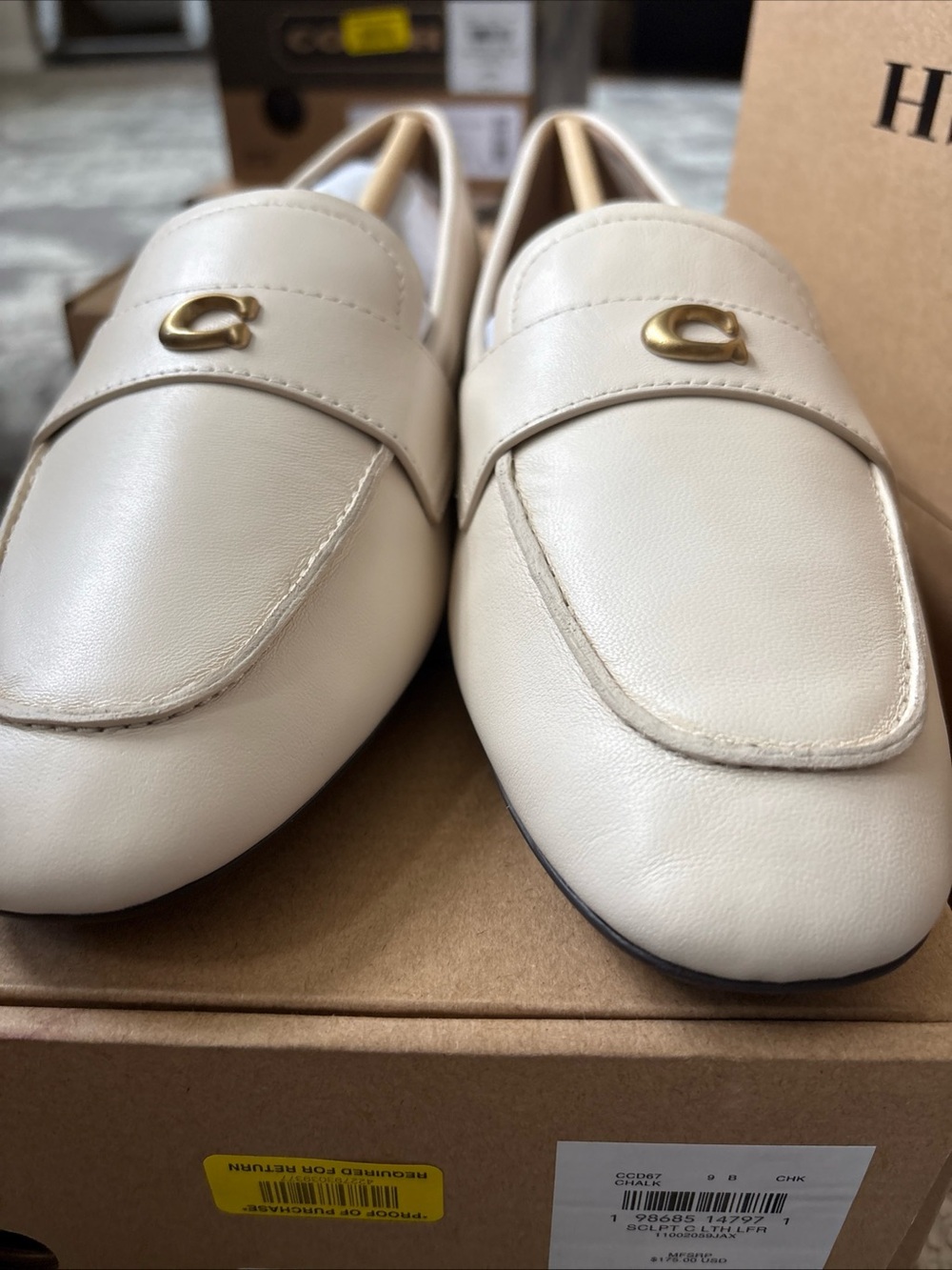 COACH Women’s Sculpted C Logo Round Toe Leather Loafers Chalk Color Size-7.5 New - Picture 7 of 12